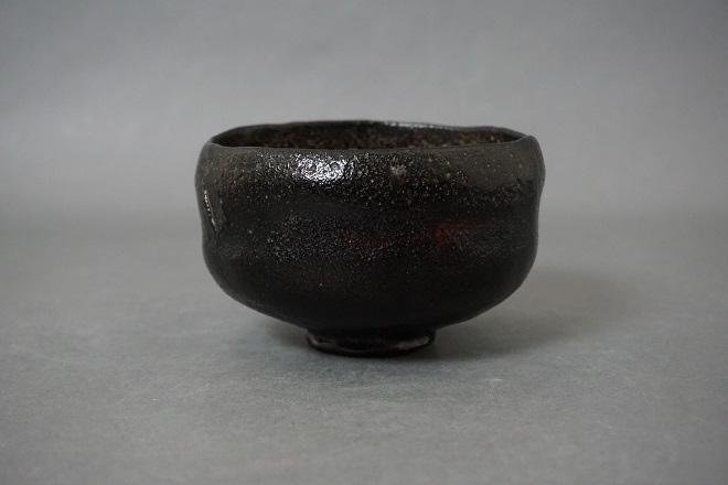 時代／利休形 一閑塗茶箱　茶道具／楽吉左衛門五代 宗入 黒小茶碗 他 時代／利休形 一閑塗茶箱 茶道具／楽吉左衛門五代 宗入 黒小茶碗